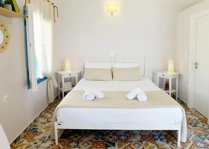 Spitakia * Chalki Town