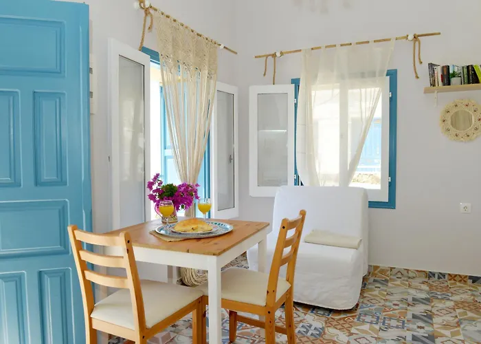 Spitakia * Chalki Town